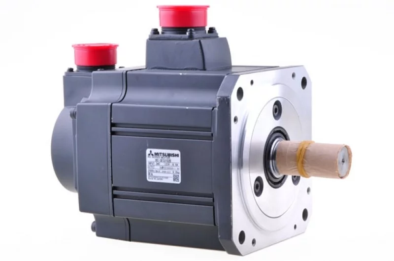 Серводвигатель HC-SFS102B оснащен тормозом